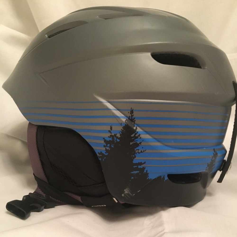 Giro Youth ski/snowboard/sports Helmet S 52-55.5cm